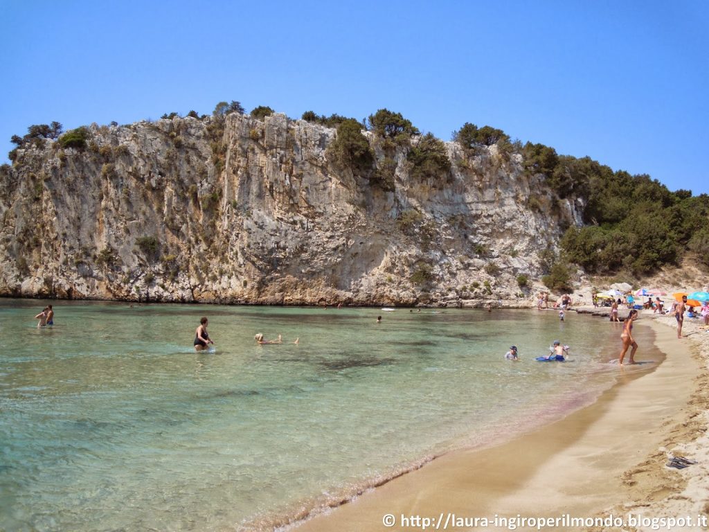 costa navarino voidokilia