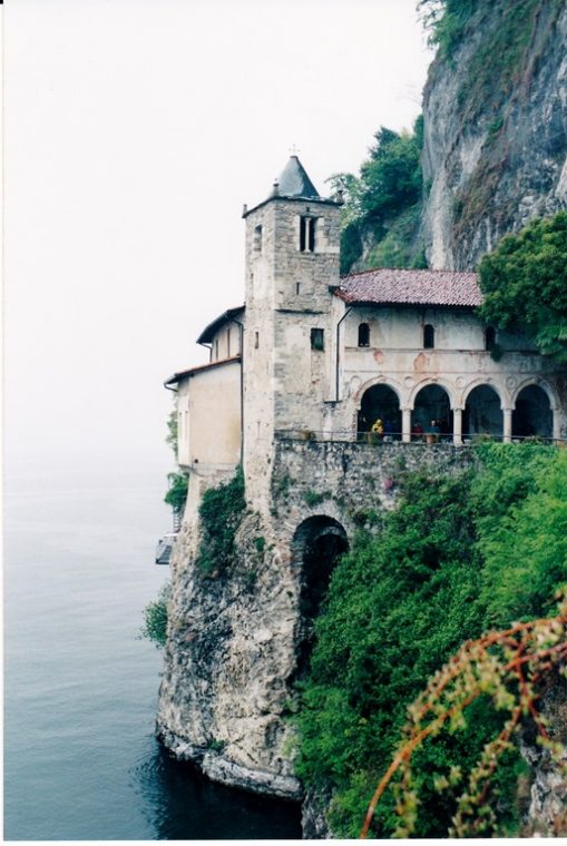 eremo-santa-caterina-del-sasso