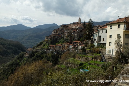 apricale liguria borgo