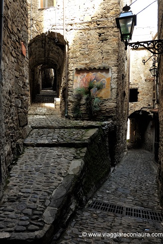 apricale liguria borgo