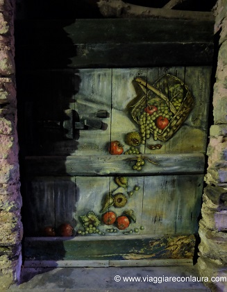 valloria paese porte dipinte liguria