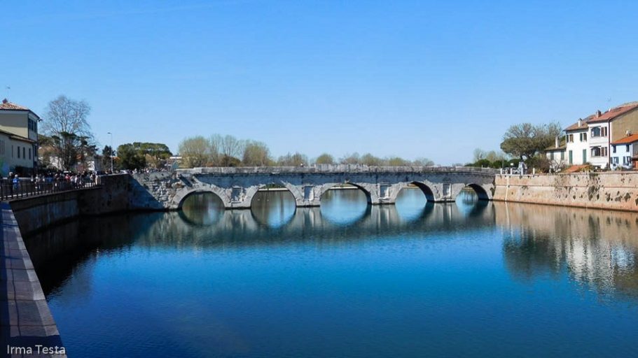 rimini centro storico ponte di tiberio